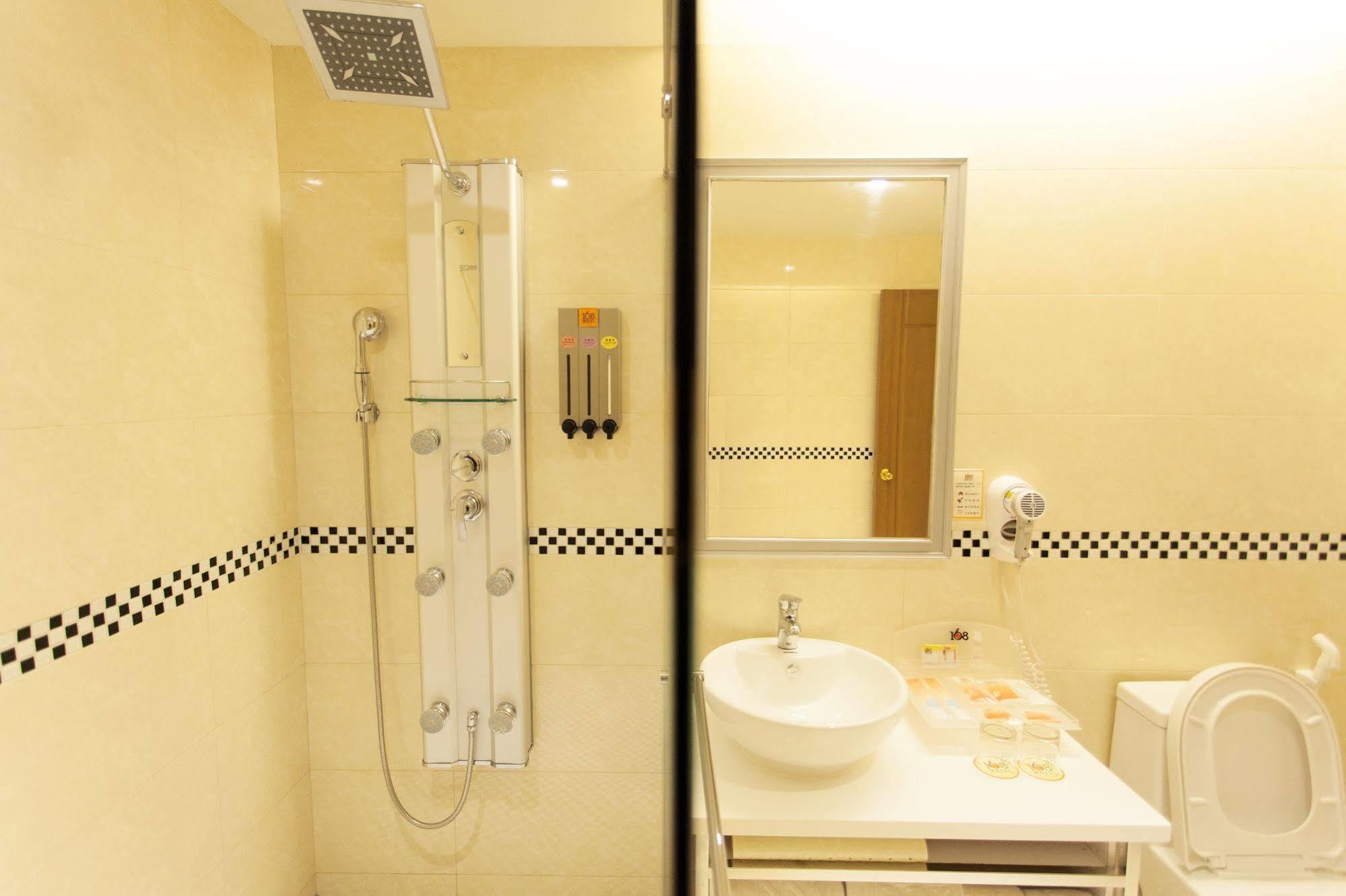 168 Motel-Pingzhen Таоуан Екстериор снимка