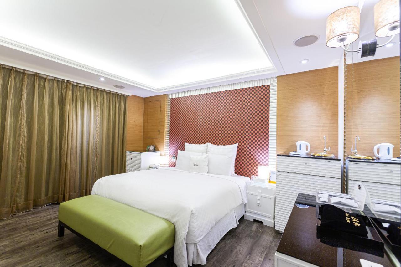 168 Motel-Pingzhen Таоуан Екстериор снимка